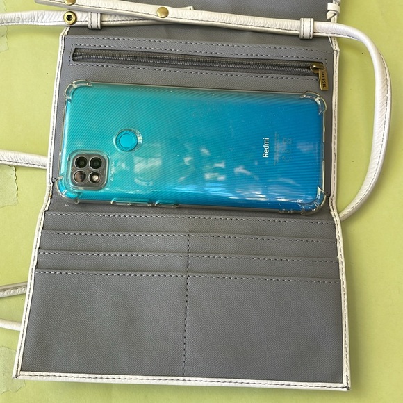 Light cream Fossil pebbled leather crossbody bag/clutch - Picture 14 of 15